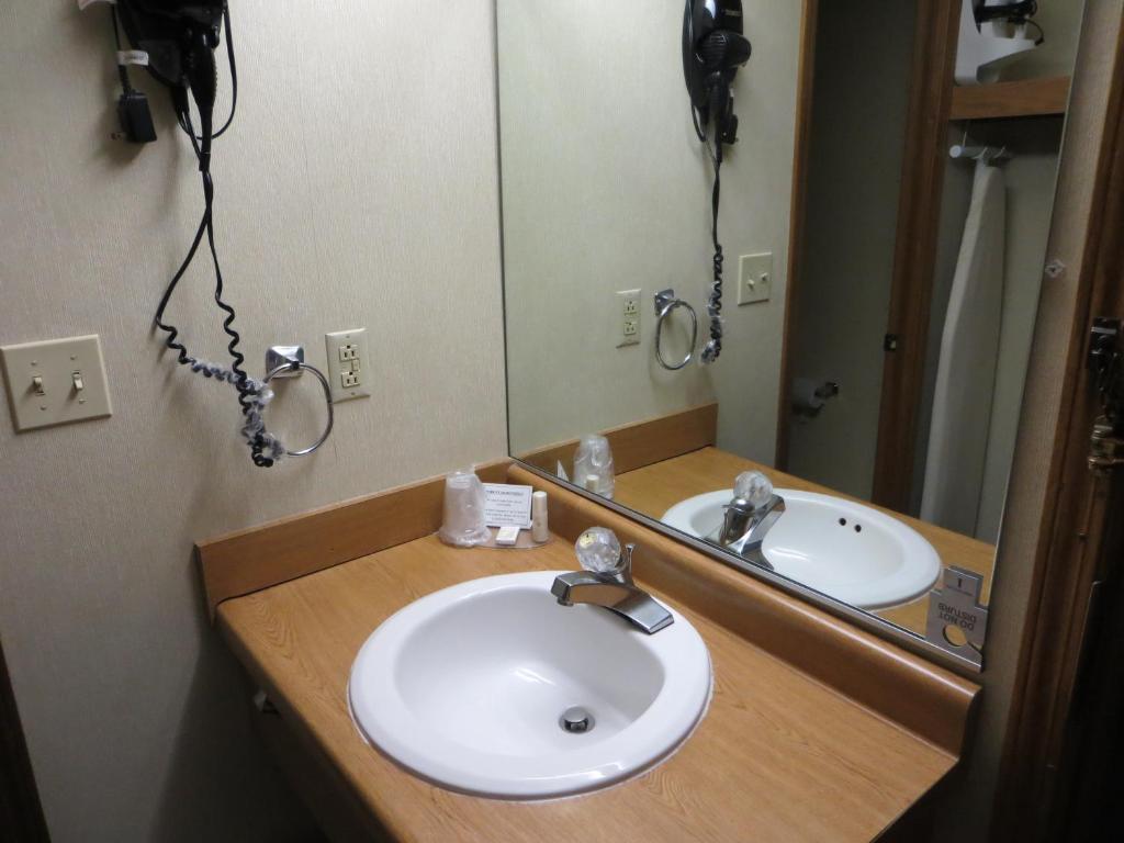Homestyle Inn And Suites 斯普林菲尔德 客房 照片